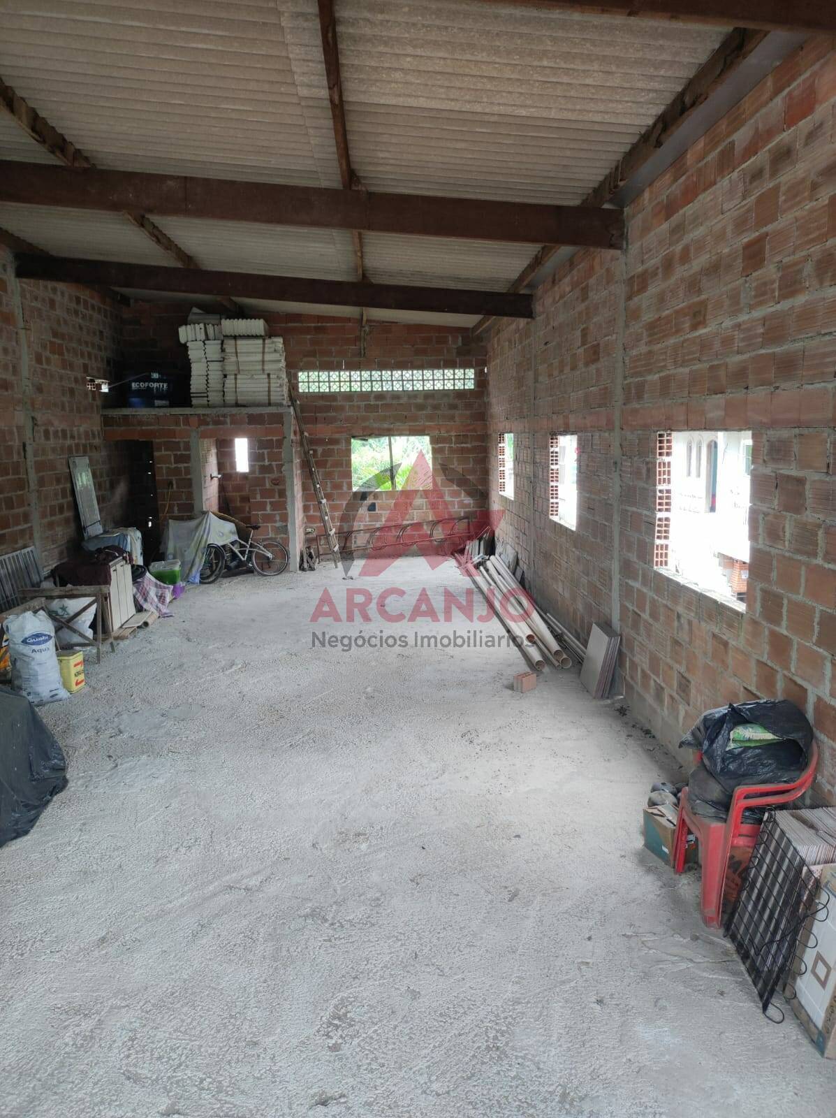 Casa à venda com 2 quartos, 500m² - Foto 2