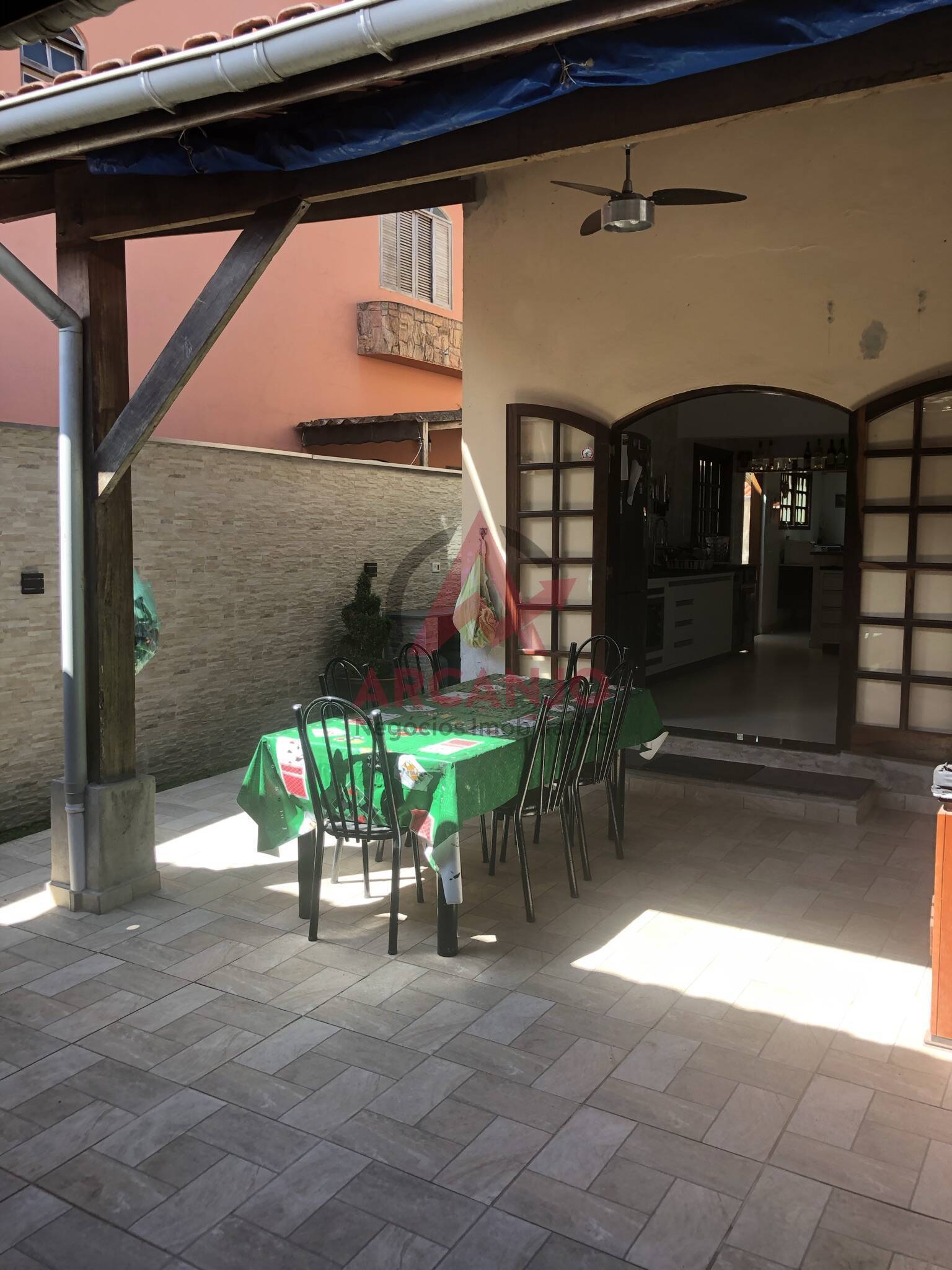 Casa à venda com 4 quartos, 260m² - Foto 13