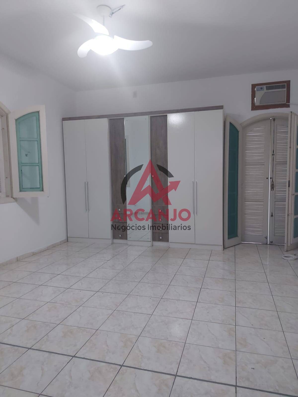 Casa à venda com 8 quartos, 450m² - Foto 10