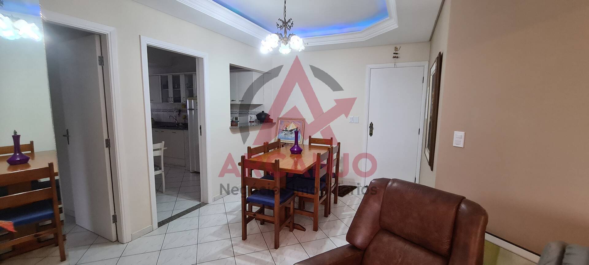 Apartamento à venda com 3 quartos, 90m² - Foto 2