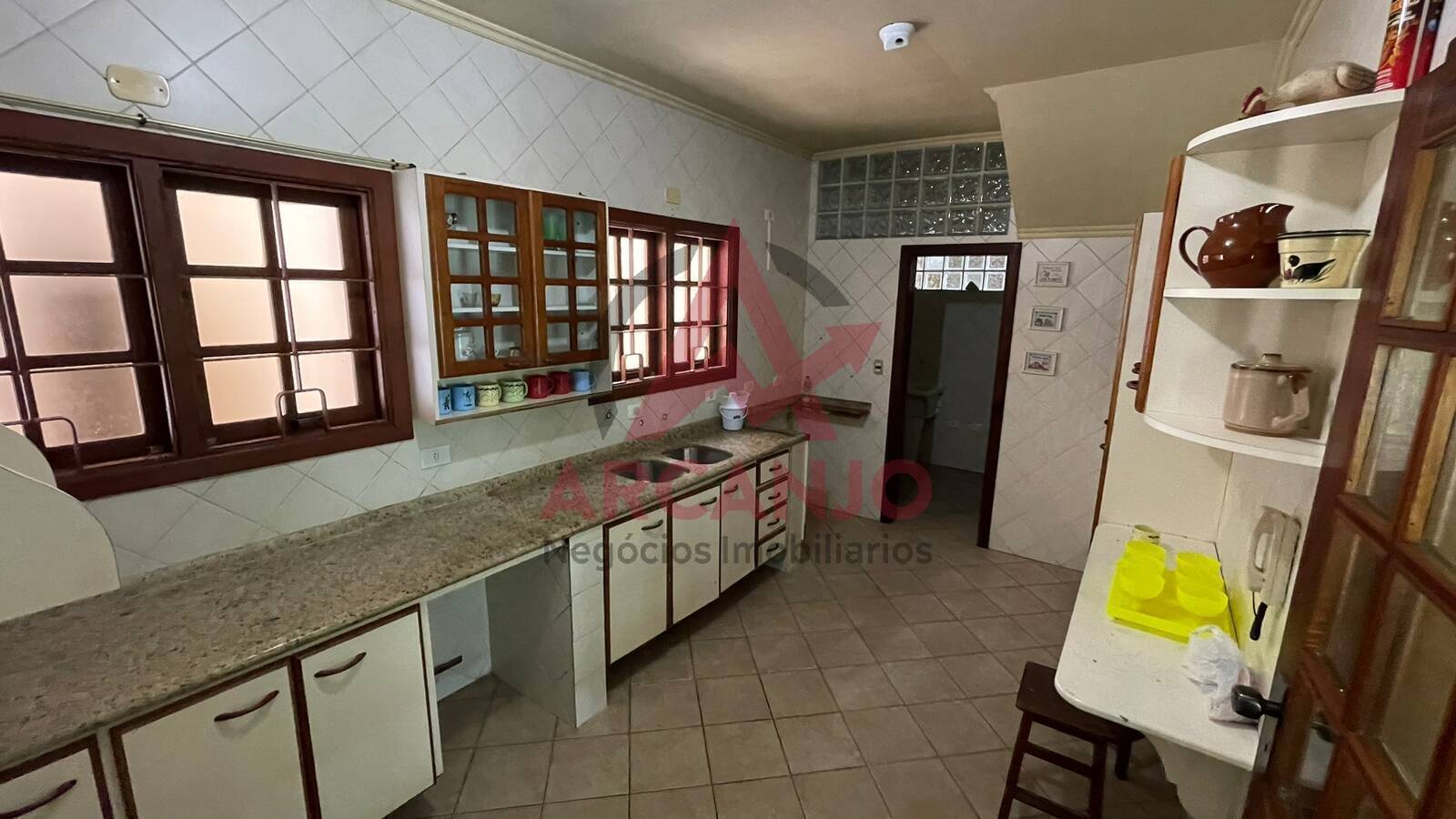 Casa à venda com 3 quartos, 280m² - Foto 7