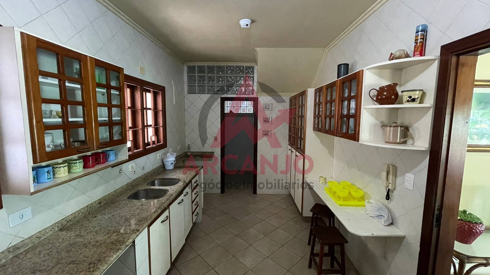 Casa à venda com 3 quartos, 280m² - Foto 8