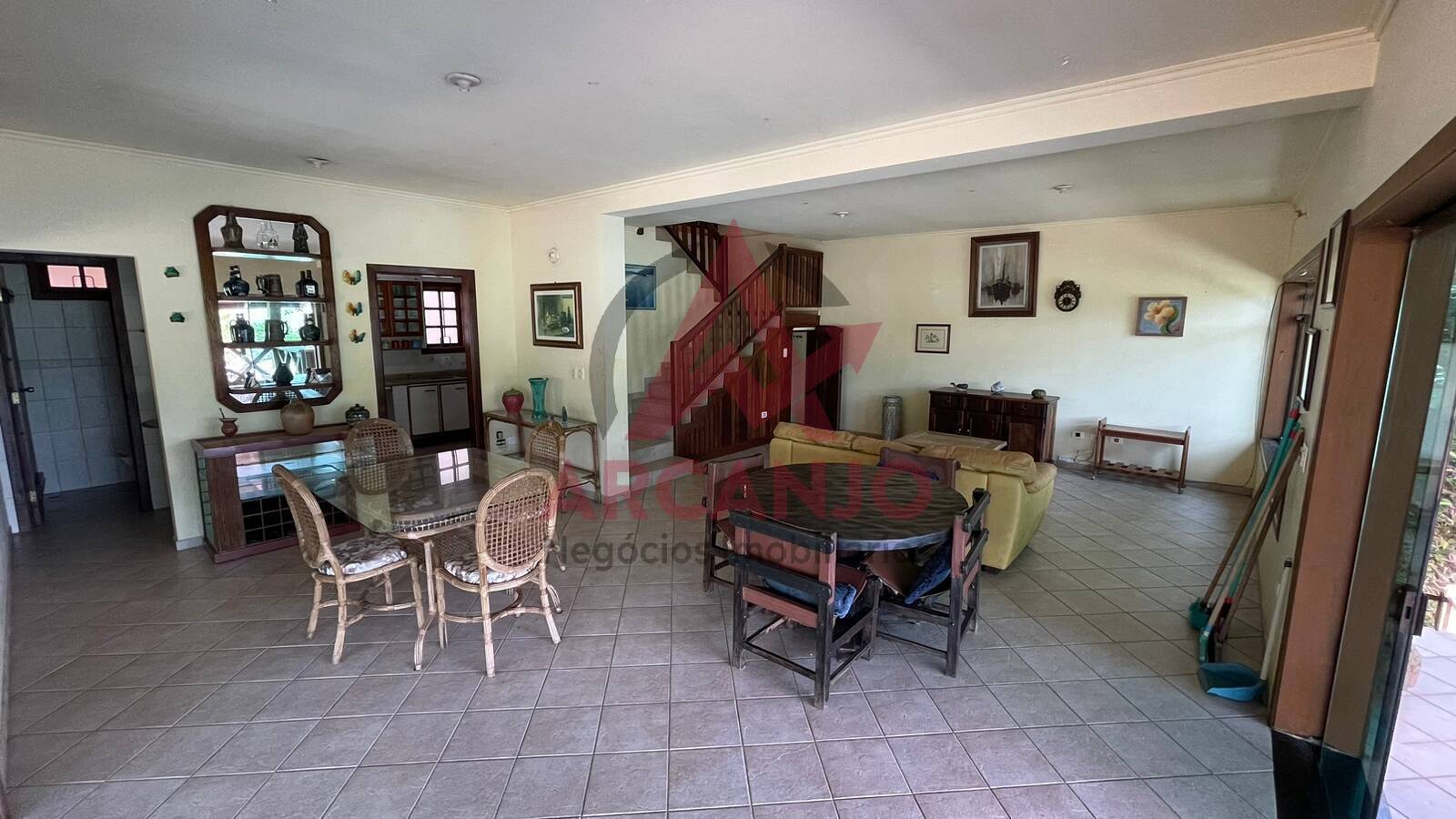 Casa à venda com 3 quartos, 280m² - Foto 4