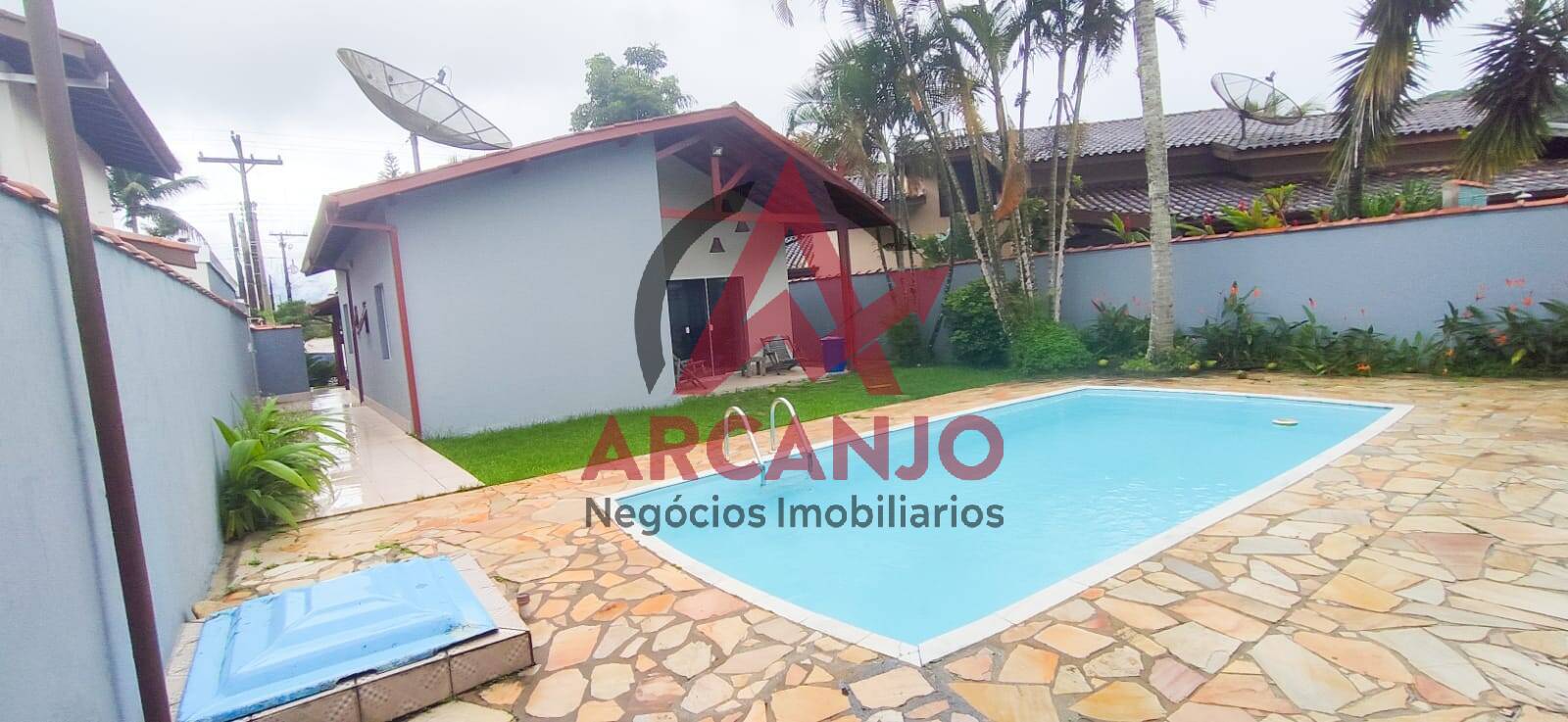 Casa à venda com 3 quartos, 180m² - Foto 1