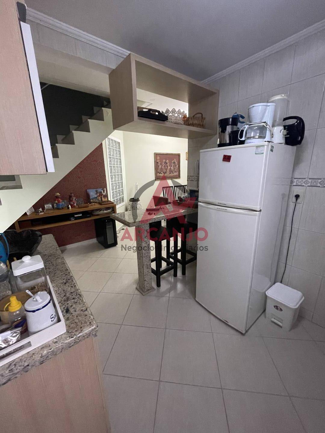 Apartamento à venda com 3 quartos, 203m² - Foto 9