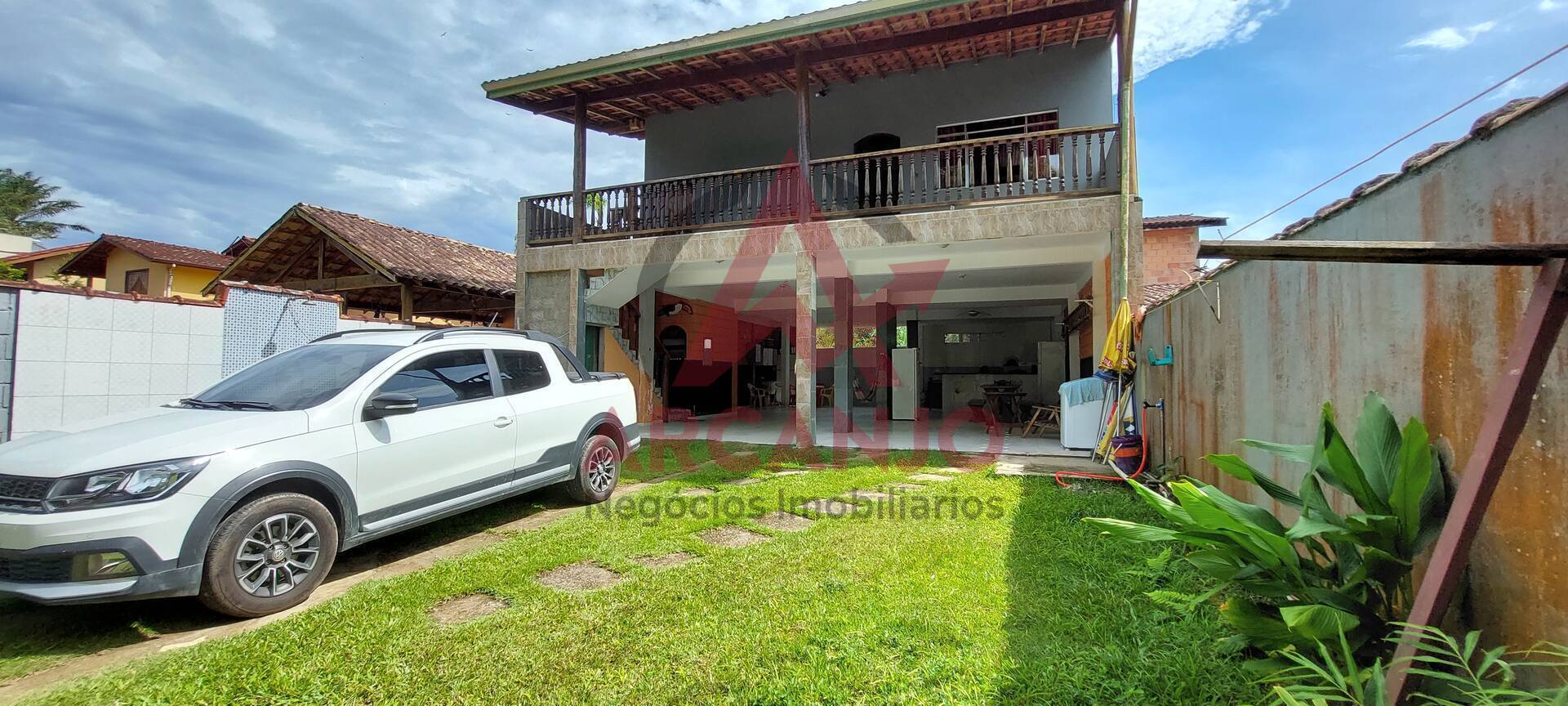 Casa à venda com 2 quartos, 250m² - Foto 1