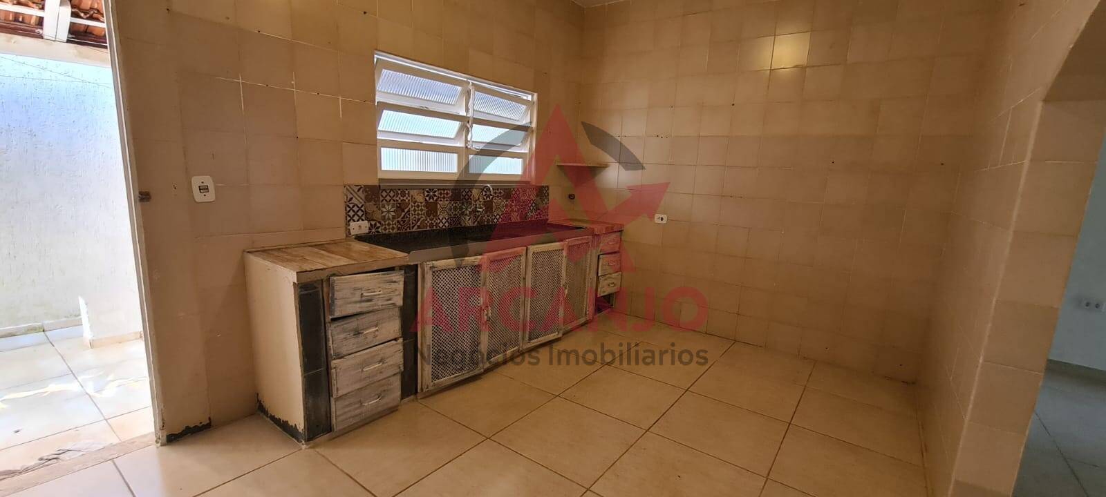 Casa para alugar com 2 quartos, 90m² - Foto 2