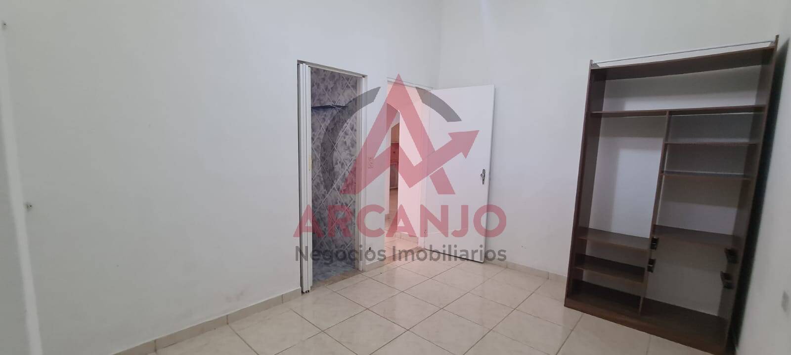 Casa para alugar com 2 quartos, 90m² - Foto 12