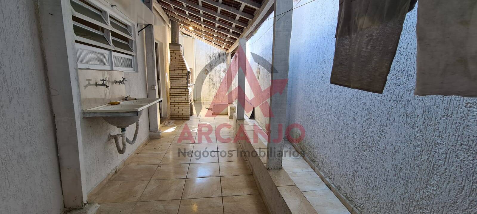 Casa para alugar com 2 quartos, 90m² - Foto 17