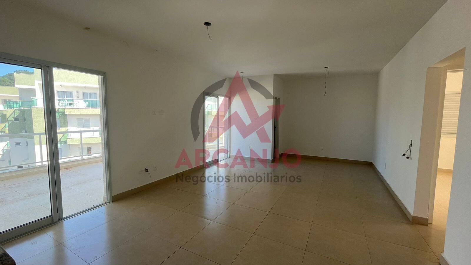 Apartamento à venda com 3 quartos, 193m² - Foto 1