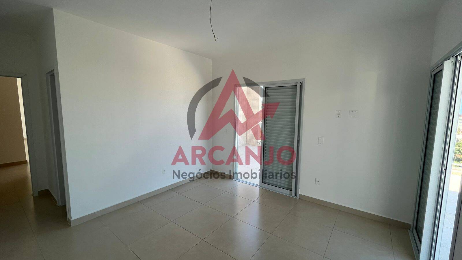 Apartamento à venda com 3 quartos, 190m² - Foto 3