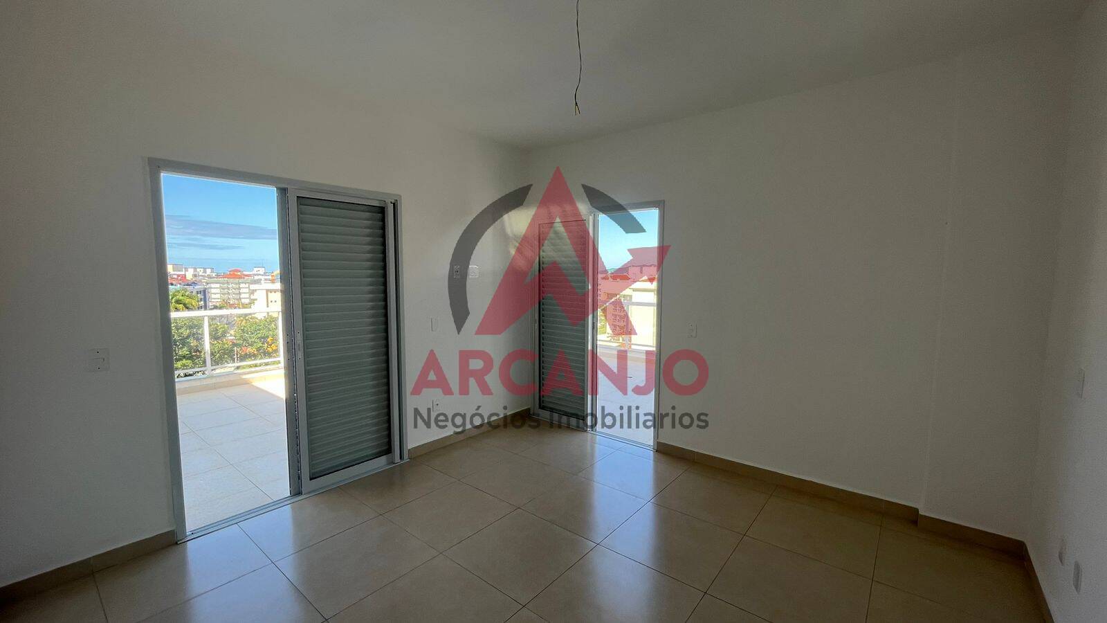 Apartamento à venda com 3 quartos, 190m² - Foto 2