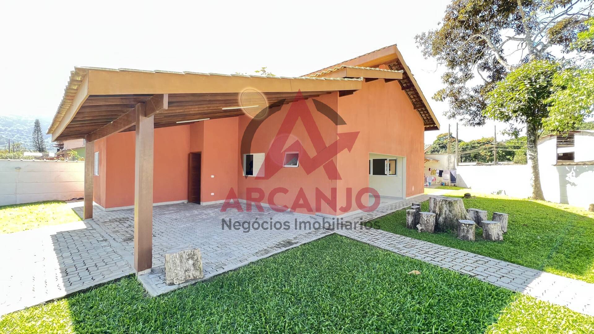 Casa à venda com 3 quartos, 165m² - Foto 1