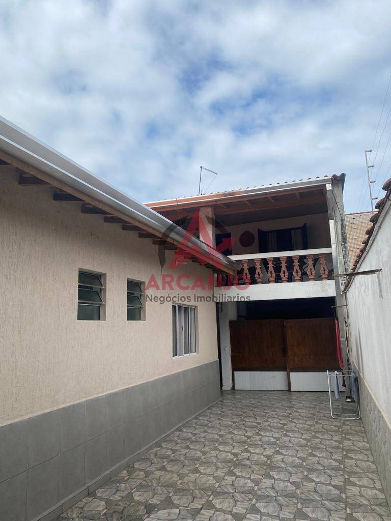 Casa à venda com 5 quartos, 250m² - Foto 3