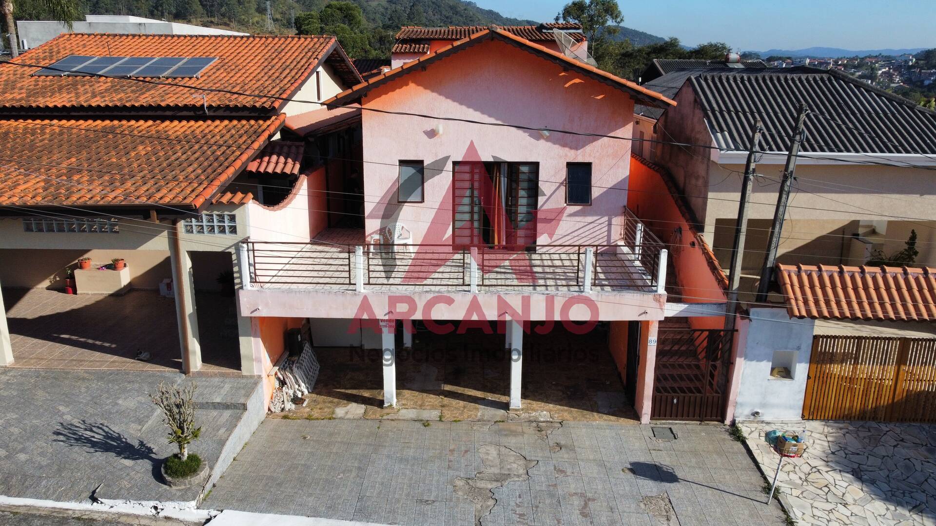 Casa à venda com 4 quartos, 130m² - Foto 1