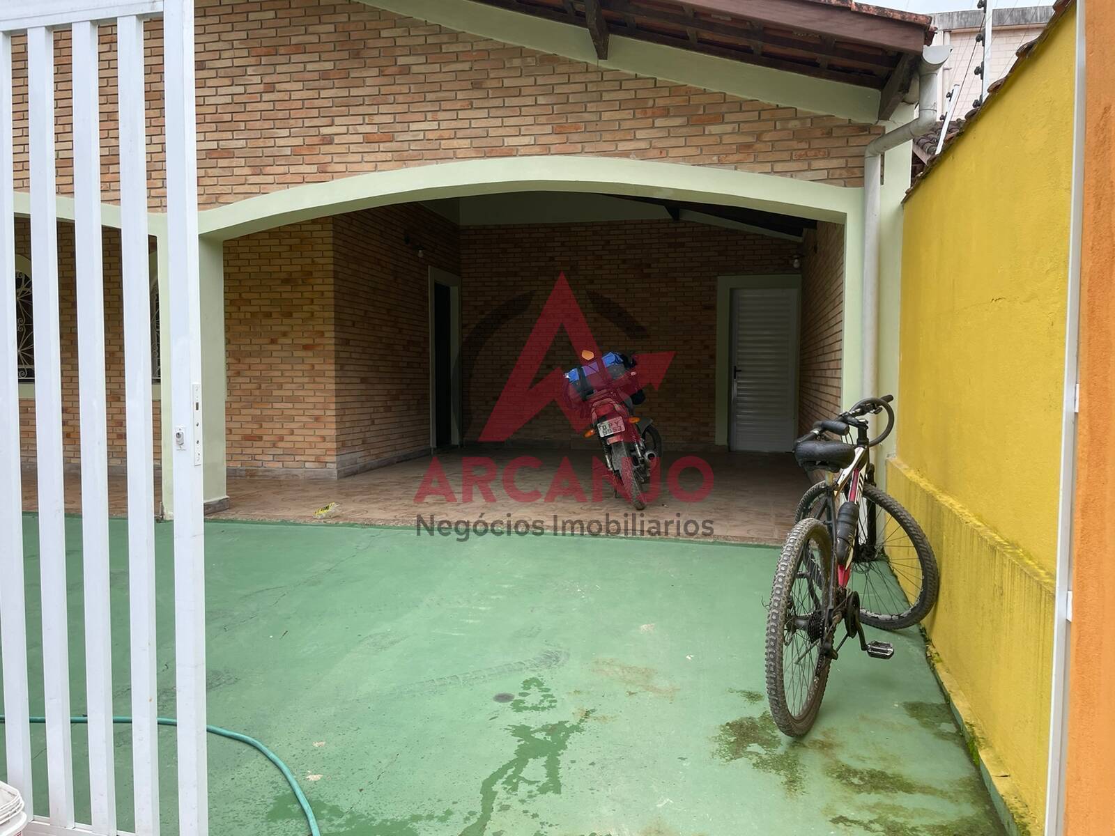 Casa à venda com 3 quartos, 120m² - Foto 2