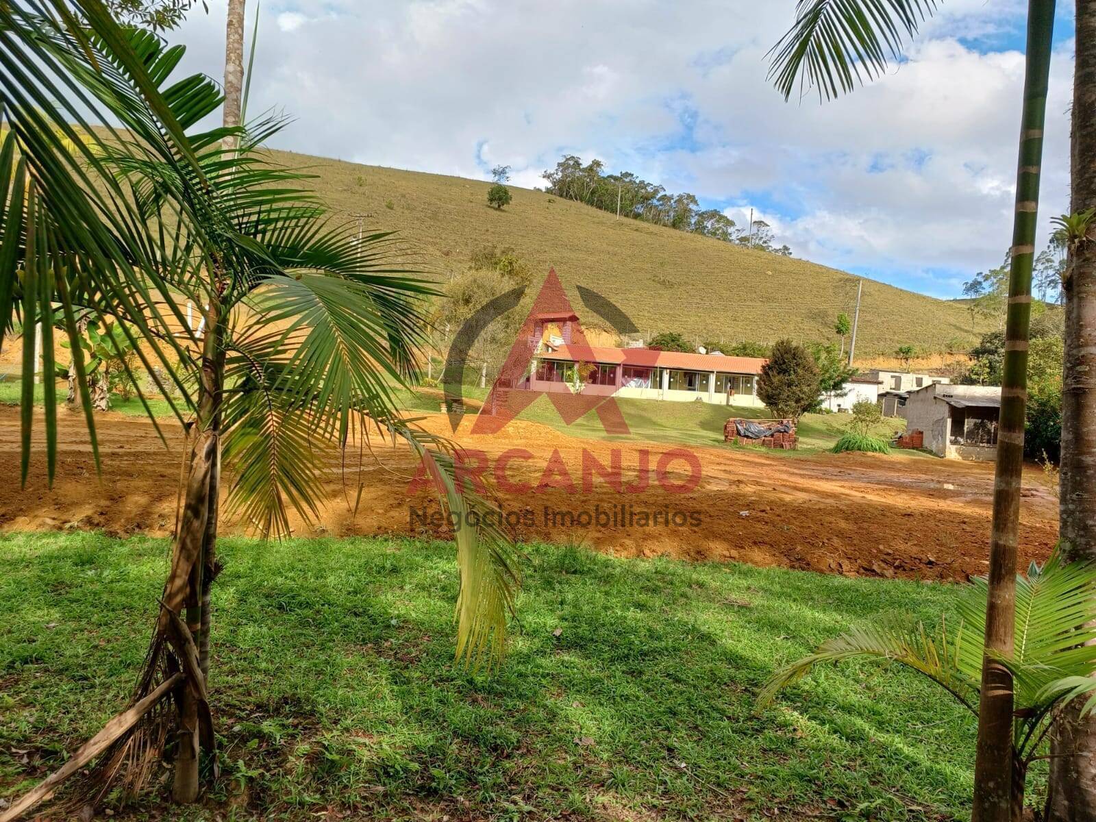 Fazenda à venda com 2 quartos, 150m² - Foto 7