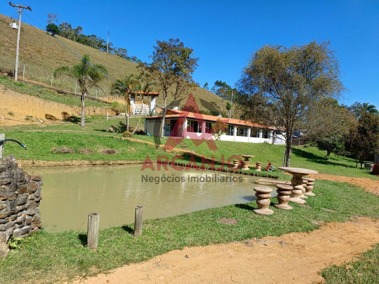 Fazenda à venda com 2 quartos, 150m² - Foto 13