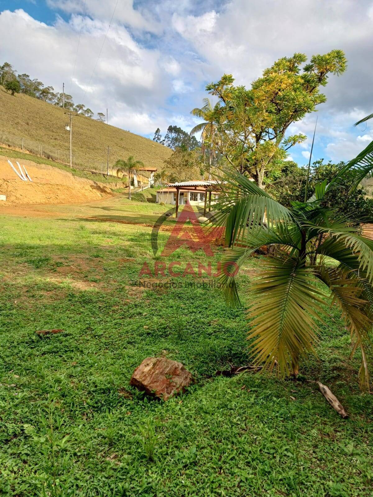 Fazenda à venda com 2 quartos, 150m² - Foto 14