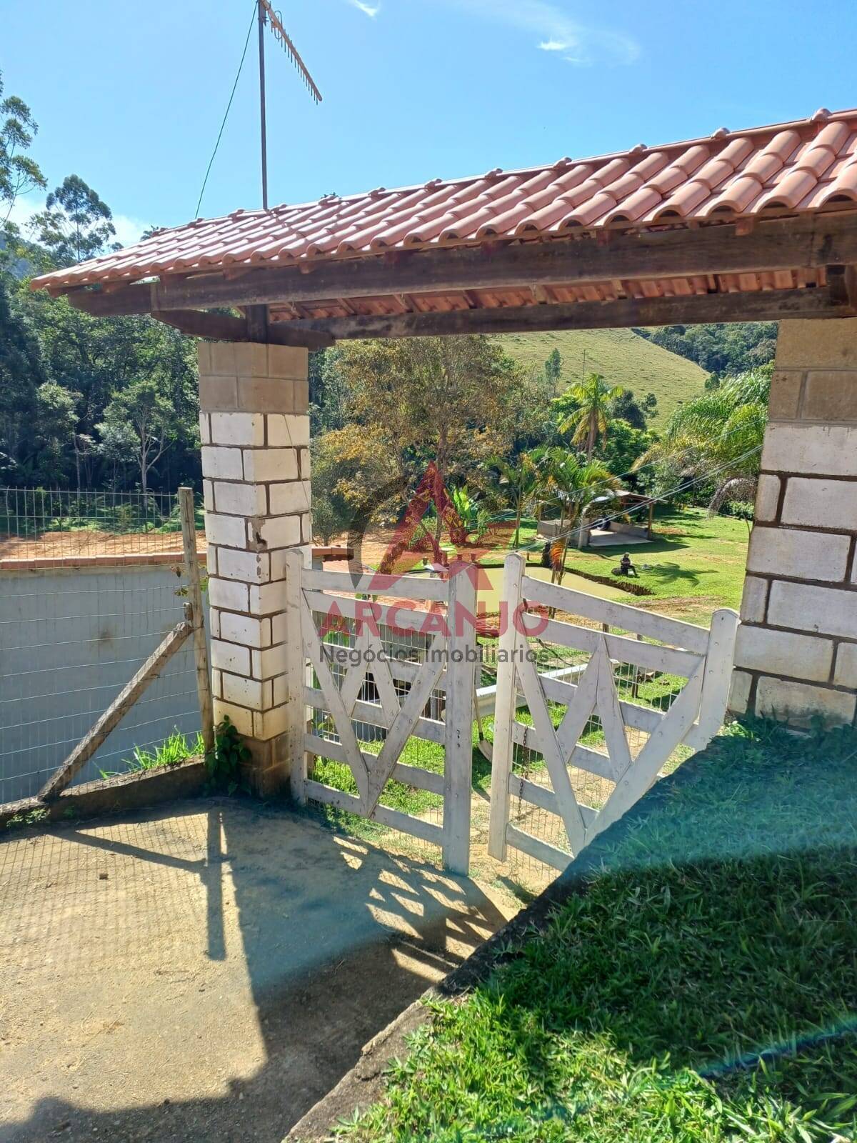 Fazenda à venda com 2 quartos, 150m² - Foto 15