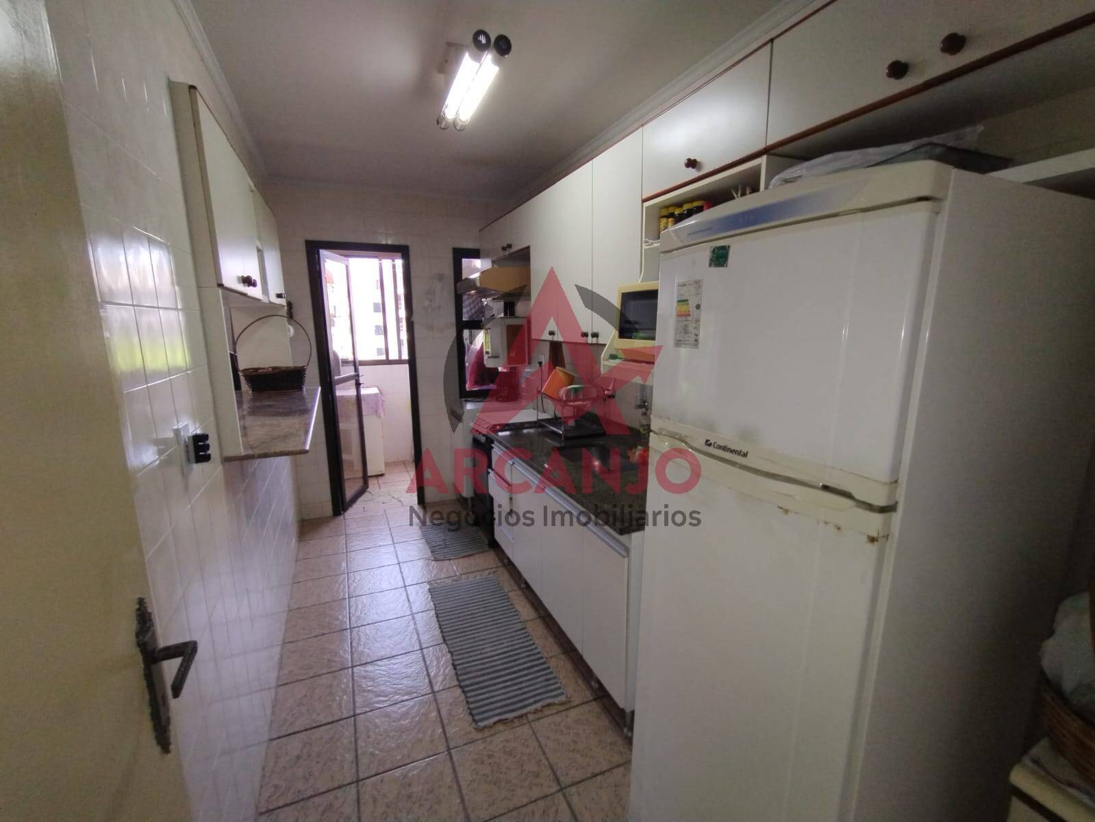 Apartamento à venda com 2 quartos, 80m² - Foto 2