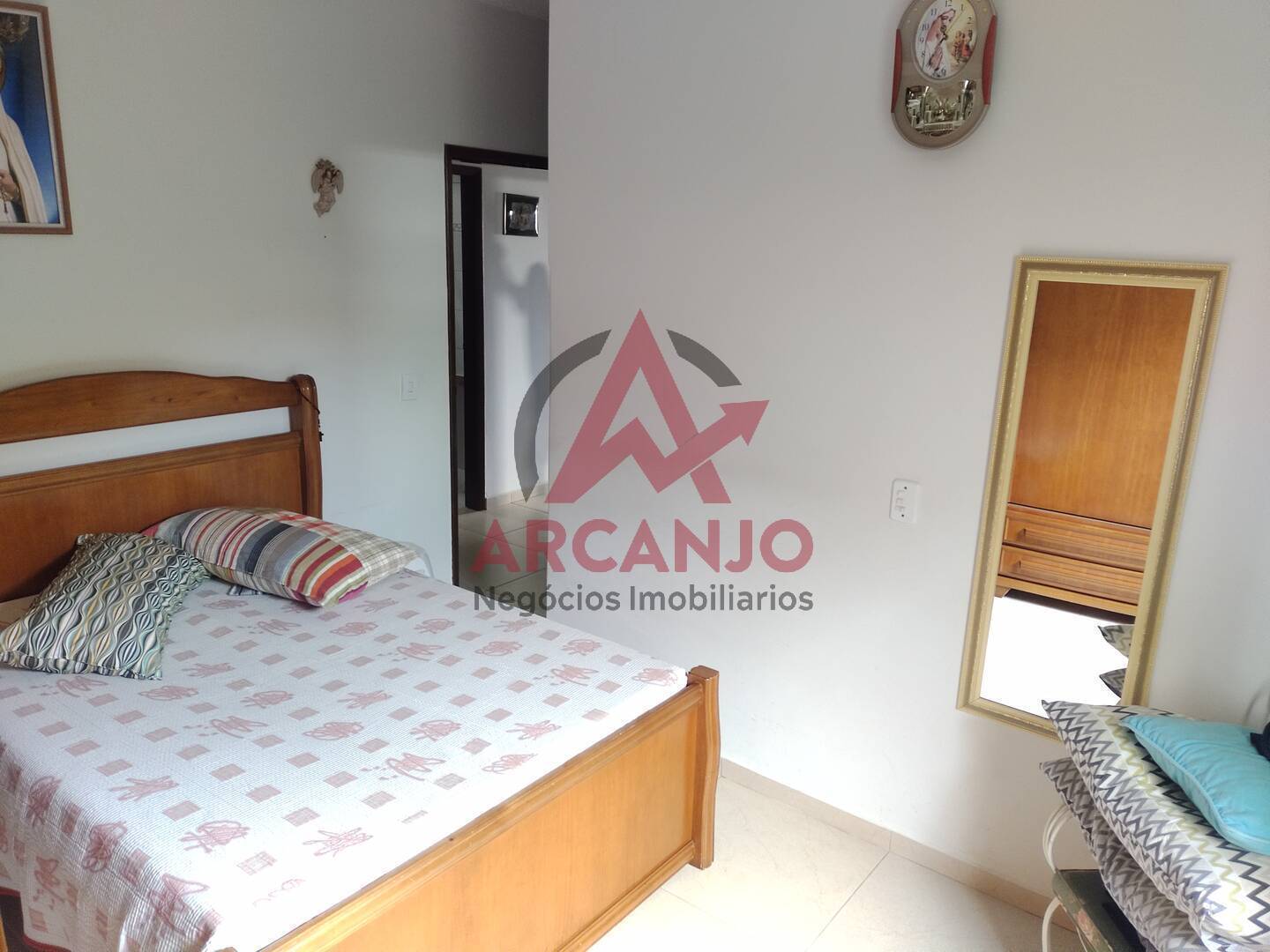 Casa à venda com 3 quartos, 300m² - Foto 2