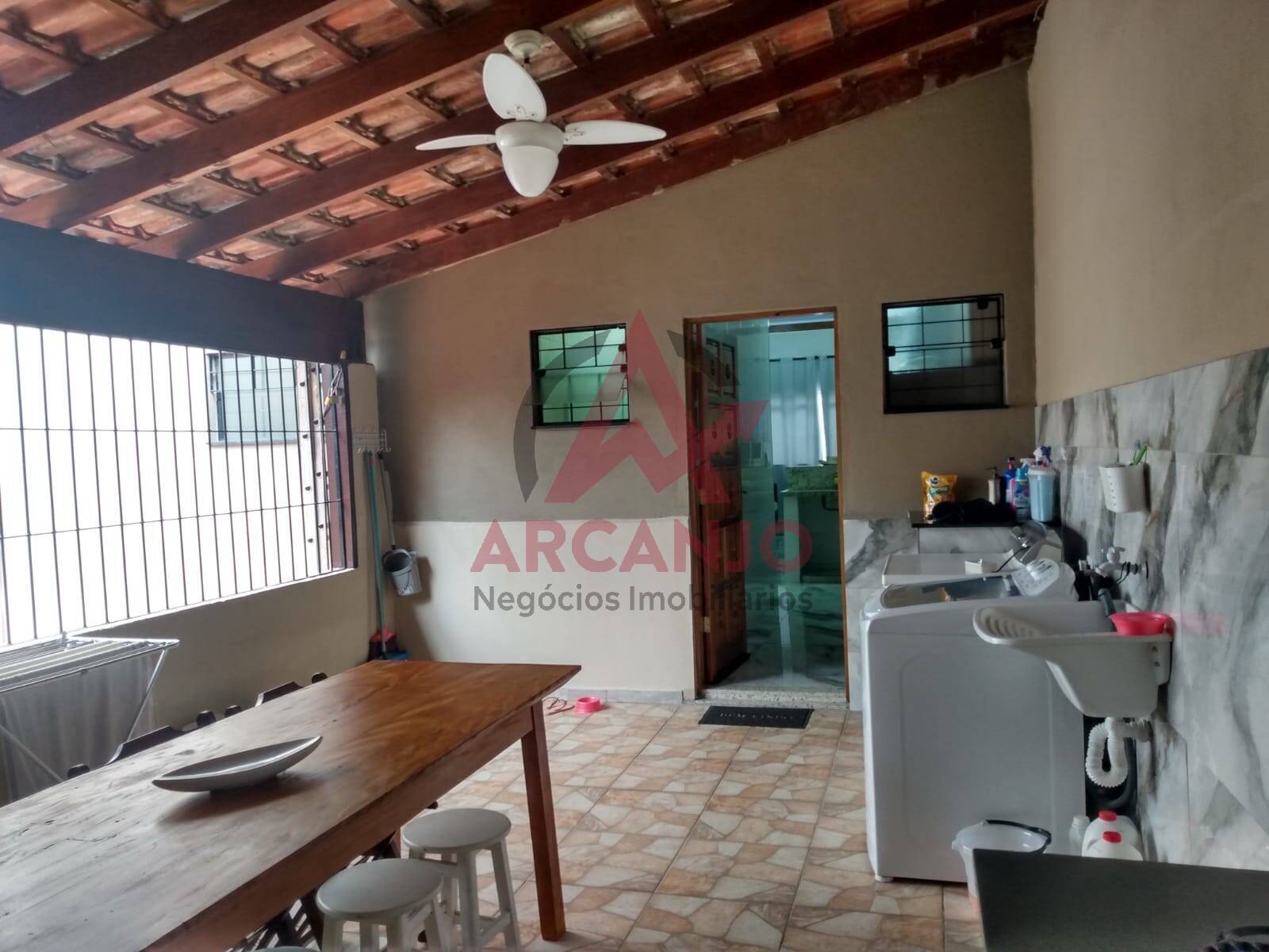 Casa à venda com 11 quartos, 300m² - Foto 16