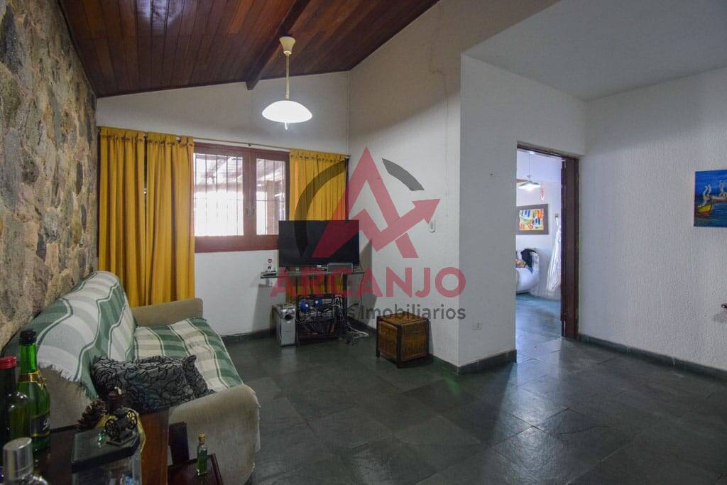 Casa à venda com 7 quartos, 150m² - Foto 10