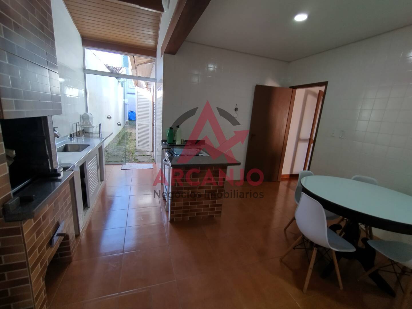 Casa à venda com 4 quartos, 350m² - Foto 12