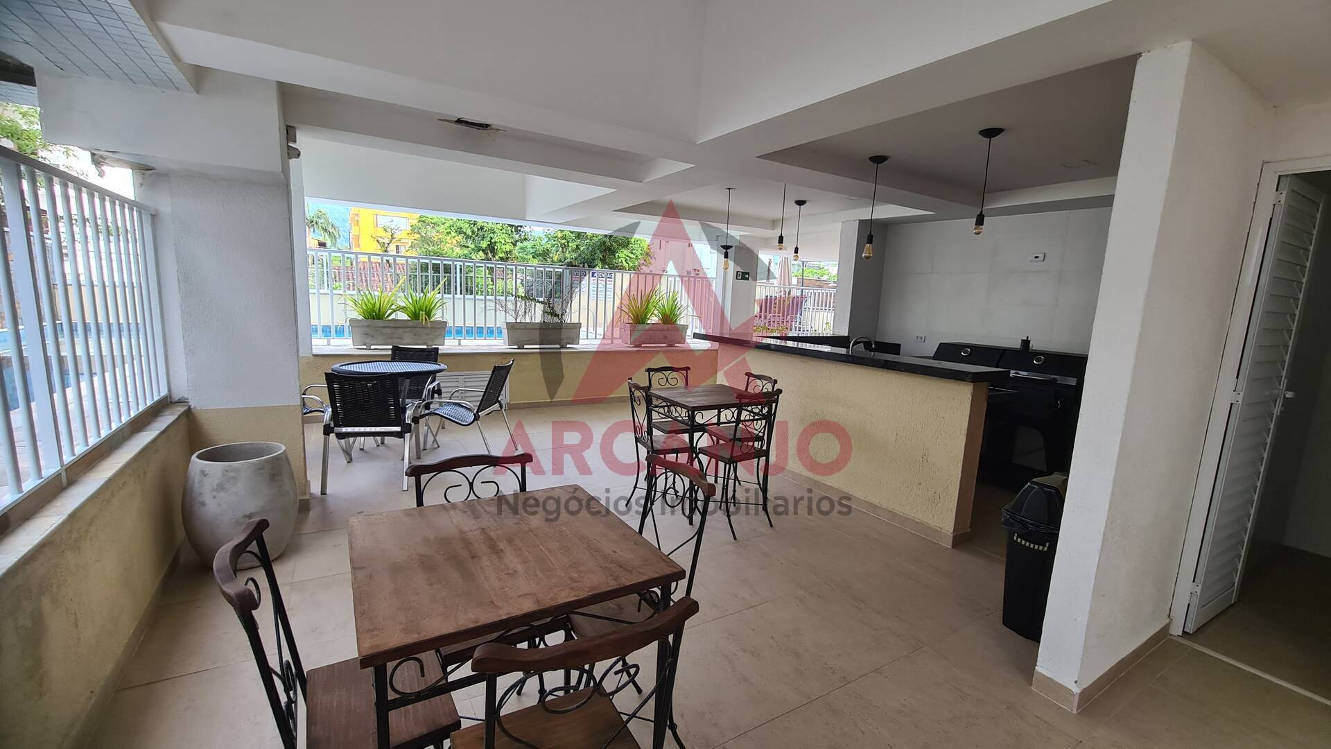 Apartamento à venda com 2 quartos, 90m² - Foto 17