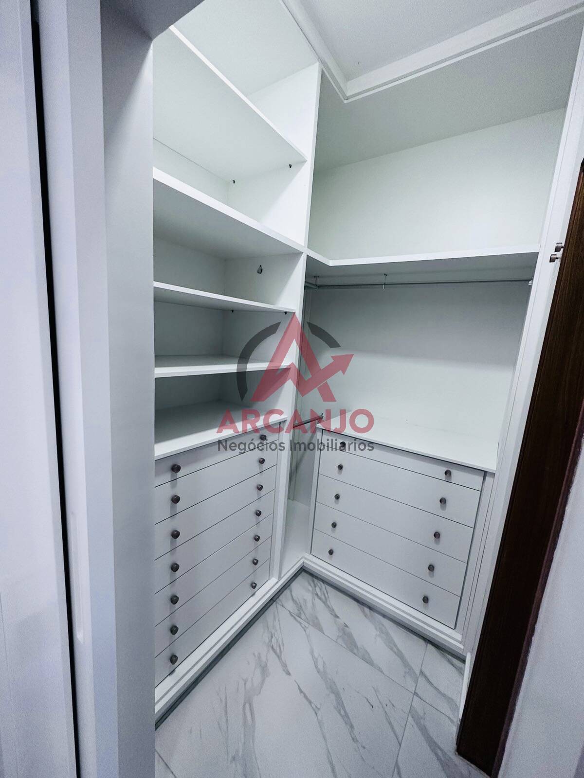 Casa à venda com 3 quartos, 200m² - Foto 25