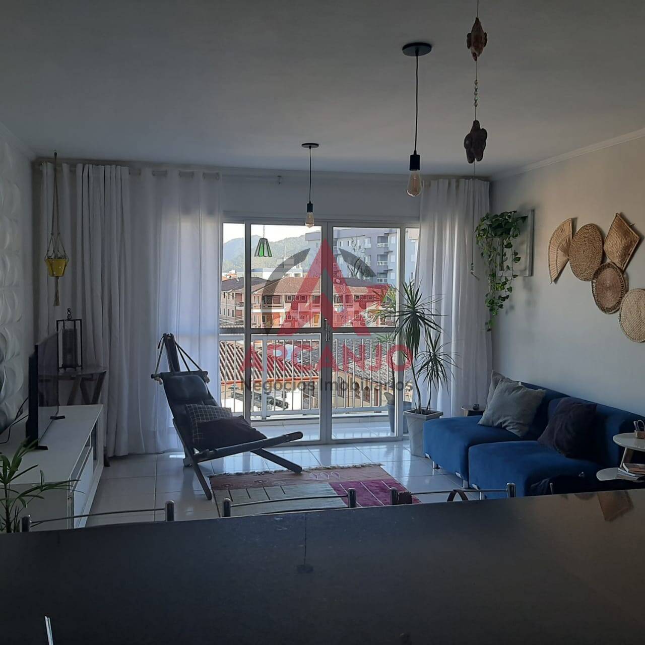 Apartamento à venda com 2 quartos, 65m² - Foto 1