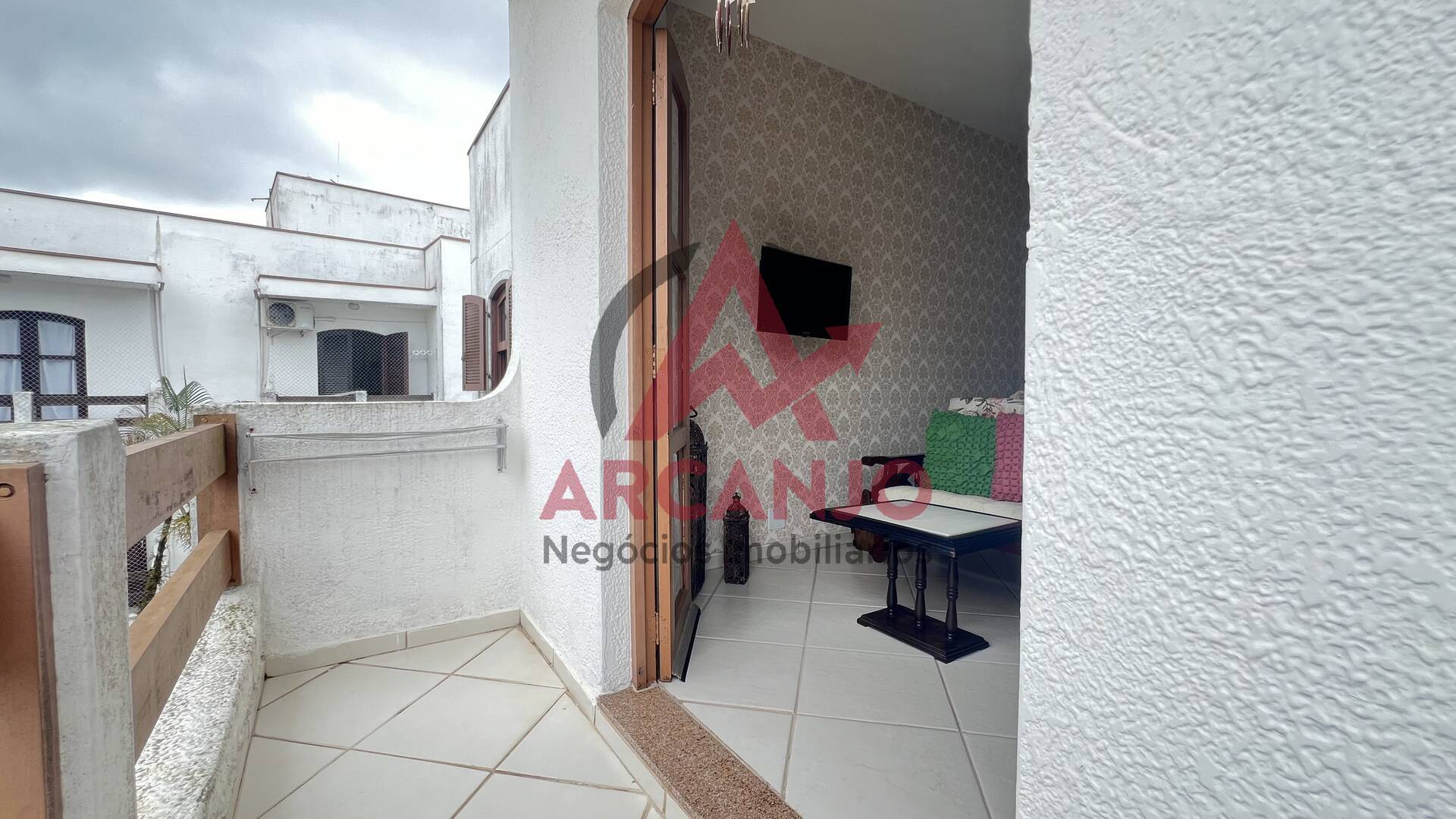 Apartamento à venda com 2 quartos, 70m² - Foto 4