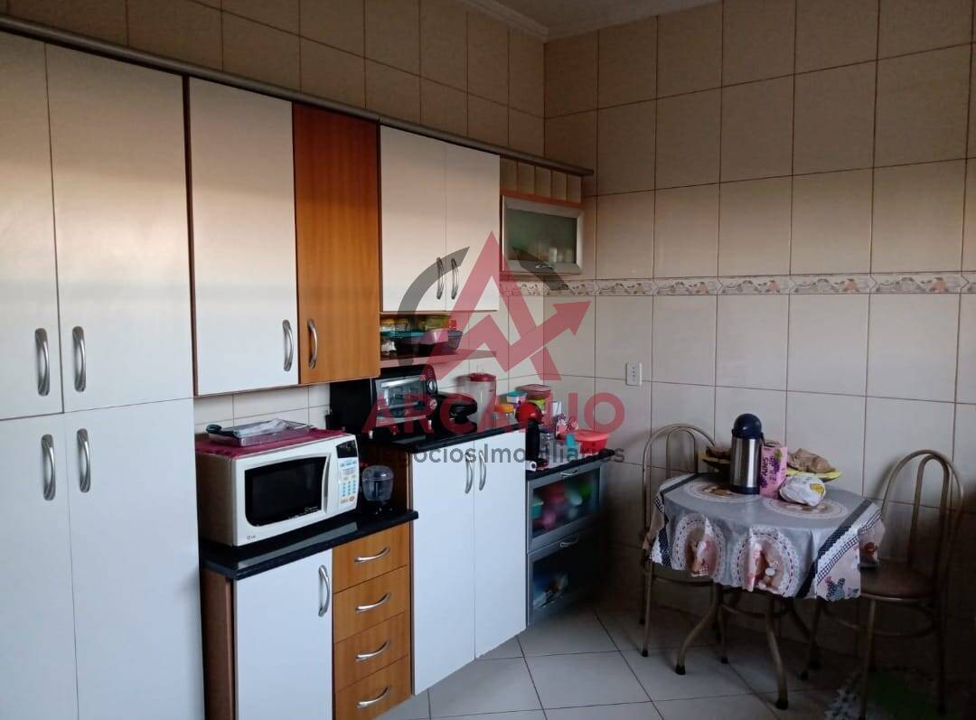 Casa à venda com 3 quartos, 190m² - Foto 8