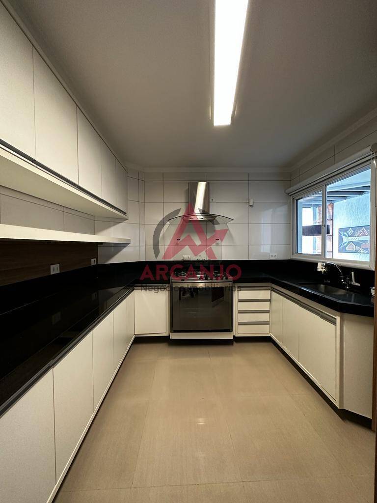 Apartamento à venda com 3 quartos, 137m² - Foto 22