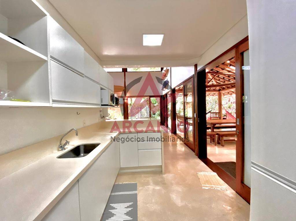 Casa à venda com 5 quartos, 232m² - Foto 14