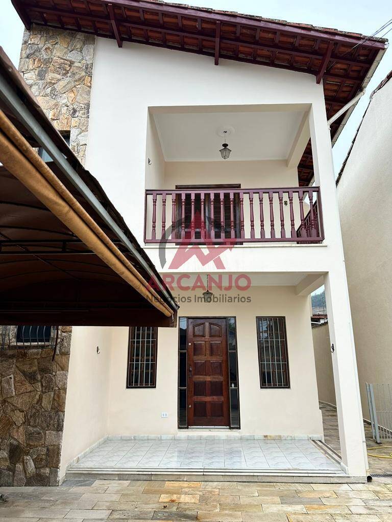 Casa à venda com 4 quartos, 180m² - Foto 2