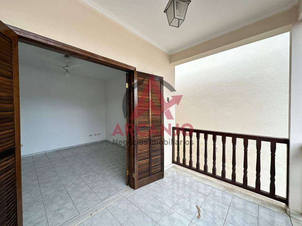 Casa à venda com 4 quartos, 180m² - Foto 9