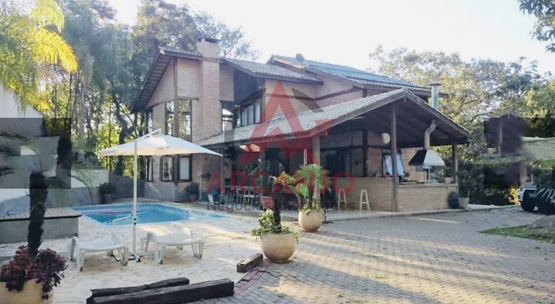 Casa à venda com 3 quartos, 300m² - Foto 2