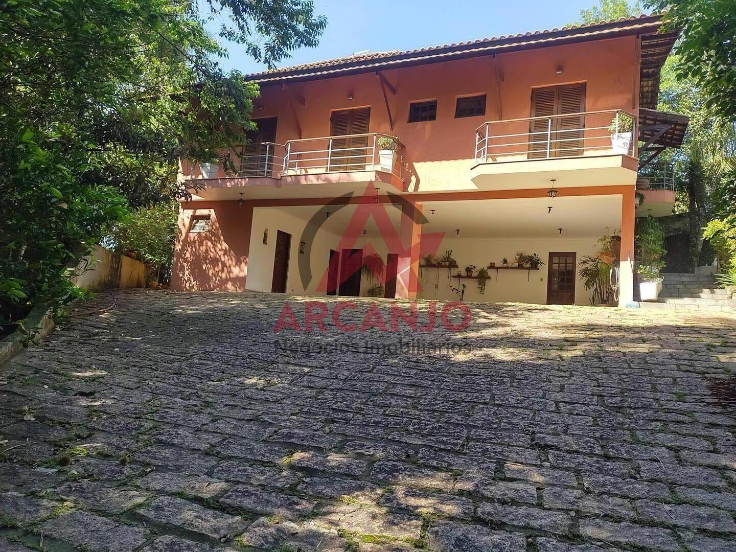 Casa à venda com 4 quartos, 269m² - Foto 1