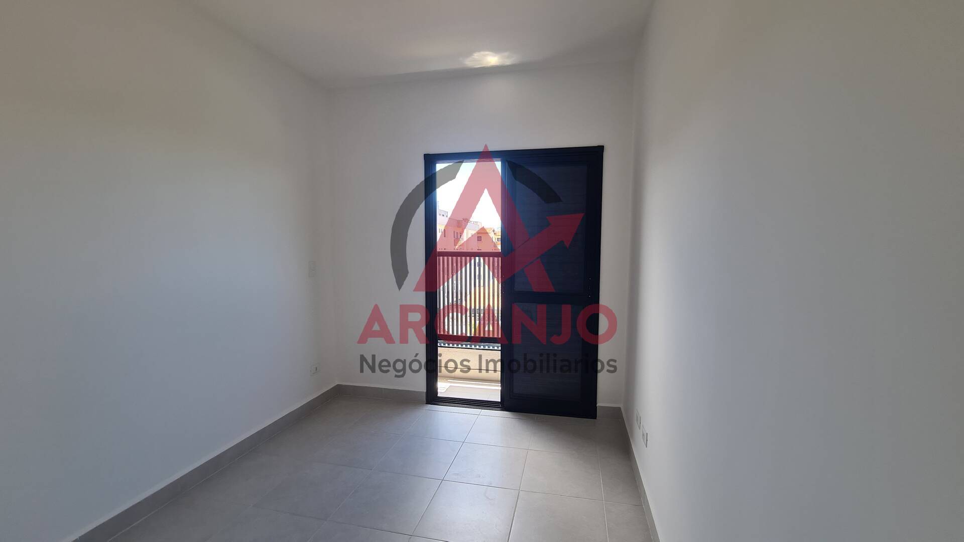 Apartamento à venda com 2 quartos, 70m² - Foto 9