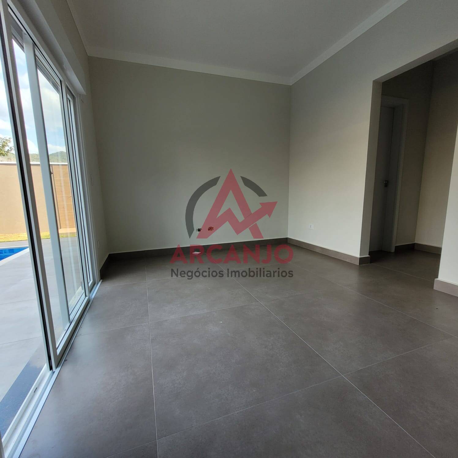 Casa à venda com 3 quartos, 360m² - Foto 2