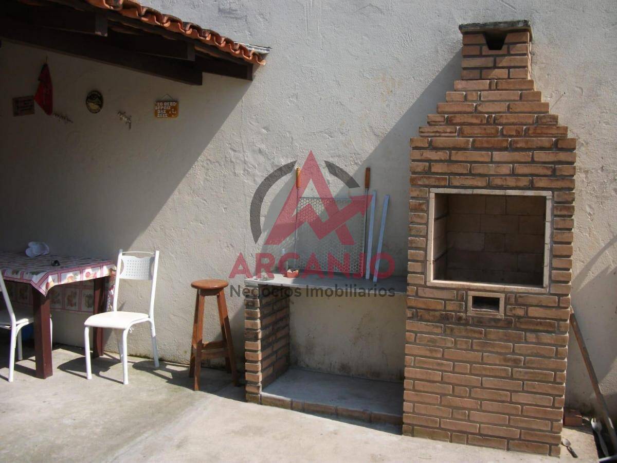 Casa à venda com 3 quartos, 200m² - Foto 2