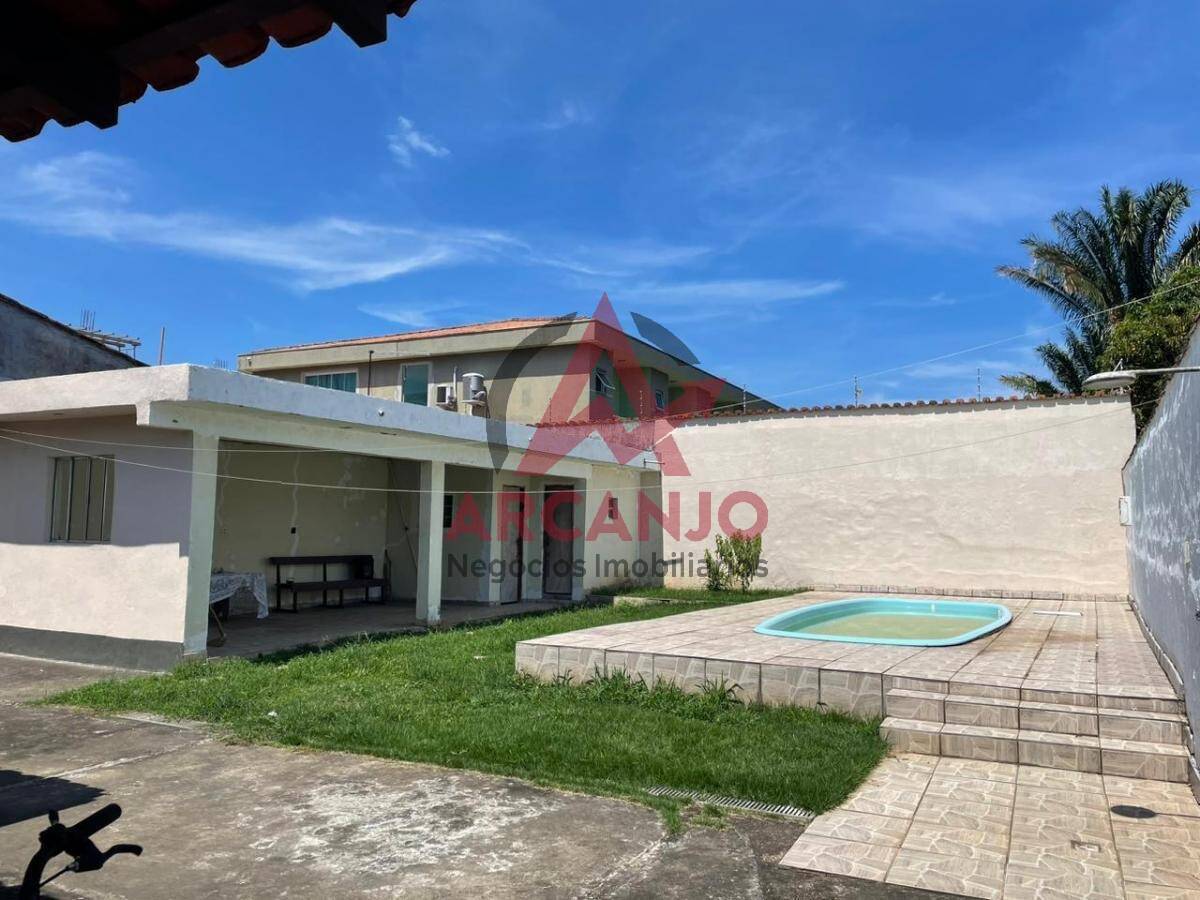 Casa à venda com 3 quartos, 200m² - Foto 1