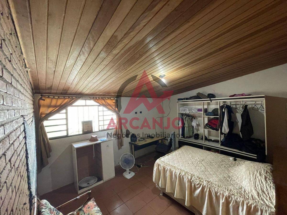 Casa à venda com 3 quartos, 200m² - Foto 17