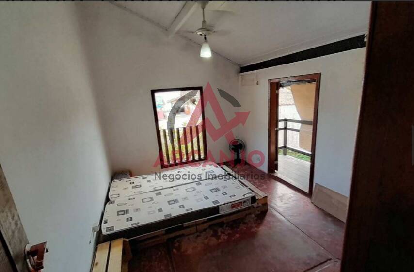 Casa à venda com 4 quartos, 200m² - Foto 17