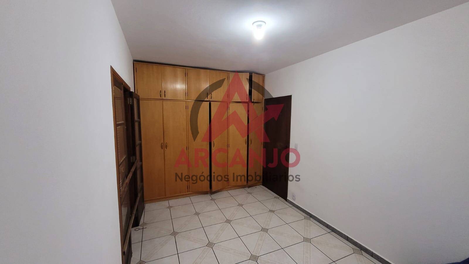 Casa à venda com 3 quartos, 225m² - Foto 13