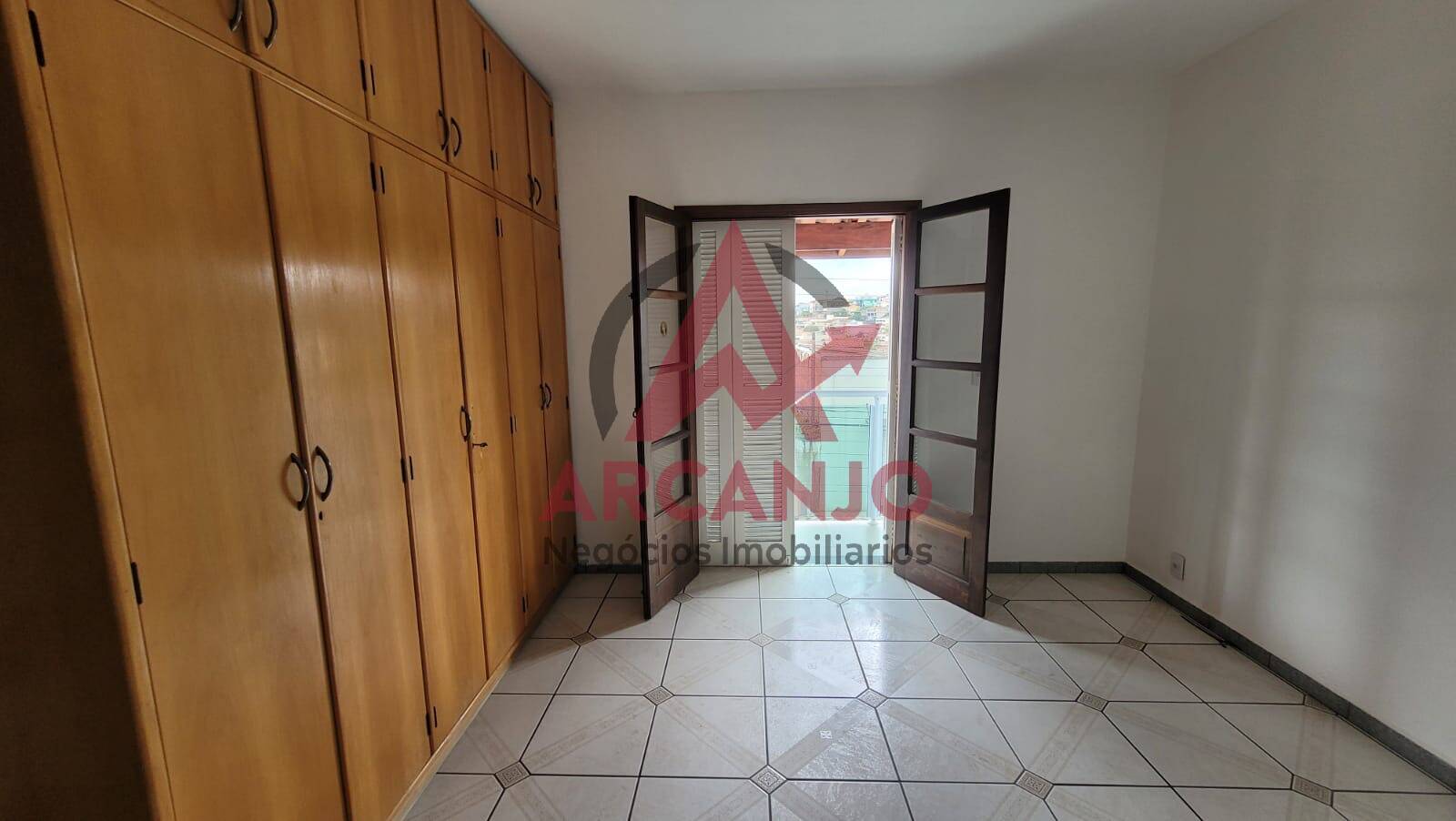 Casa à venda com 3 quartos, 225m² - Foto 14