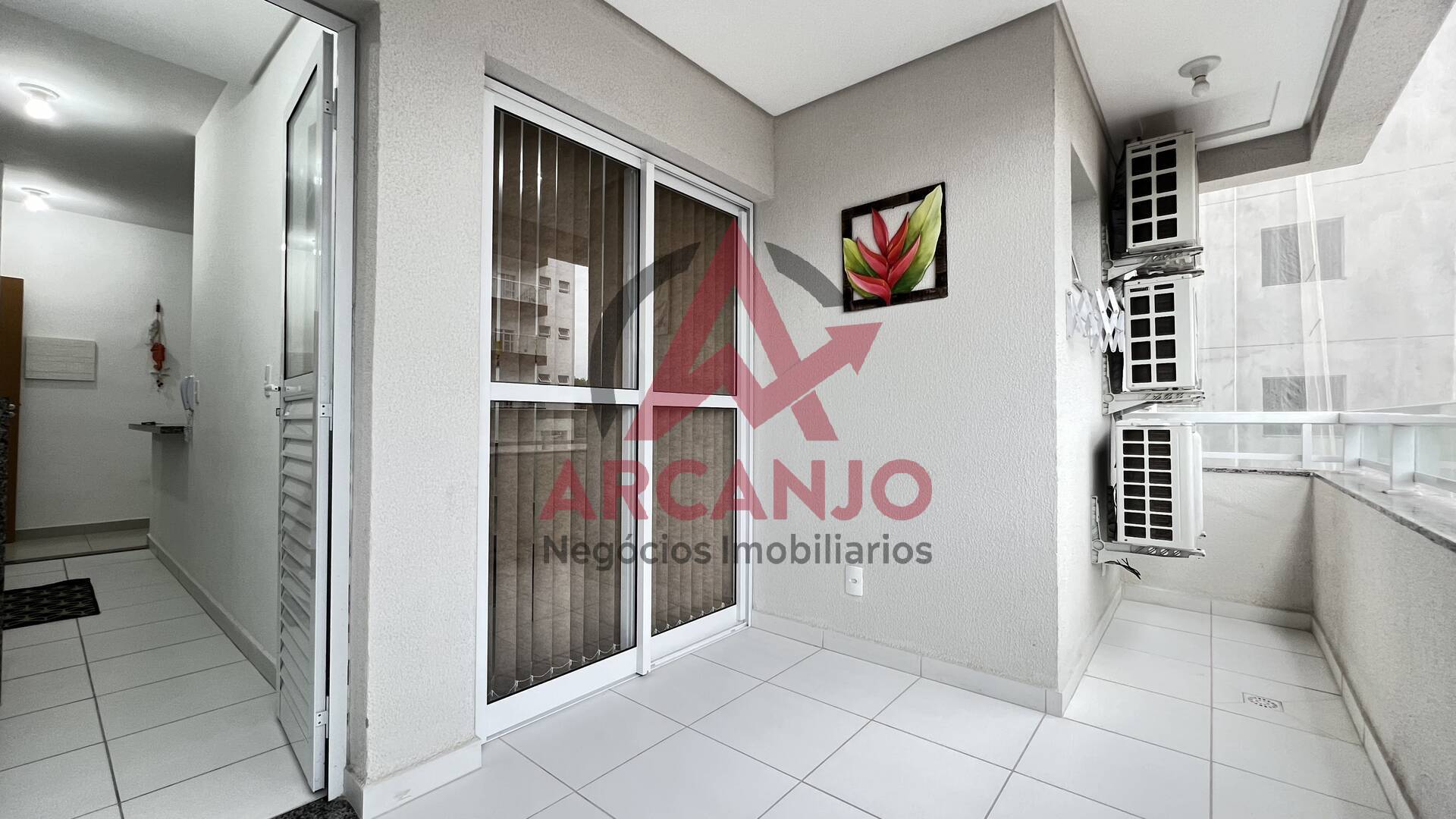 Apartamento à venda com 2 quartos, 67m² - Foto 3