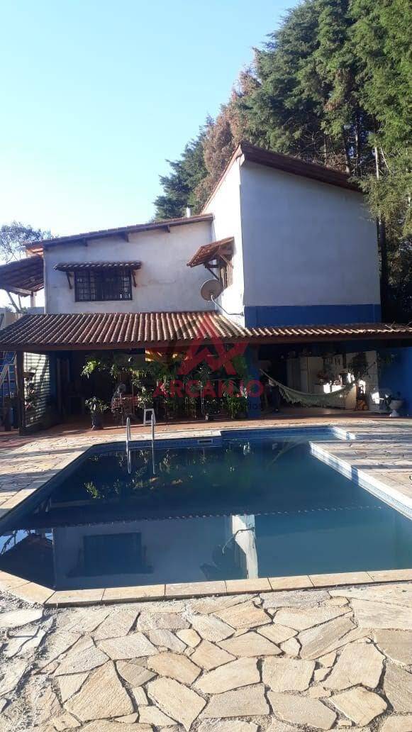 Fazenda à venda com 5 quartos, 235m² - Foto 4